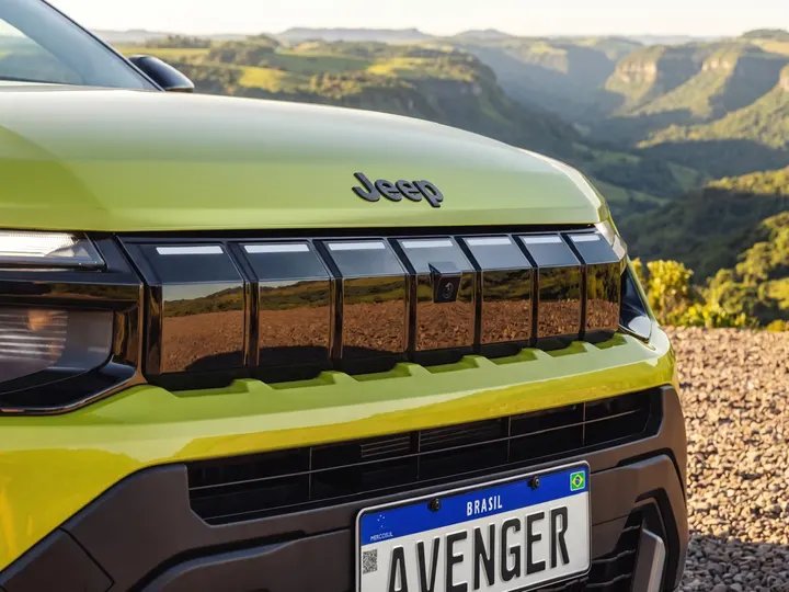 Parrilla de siete ranuras del Jeep Avenger